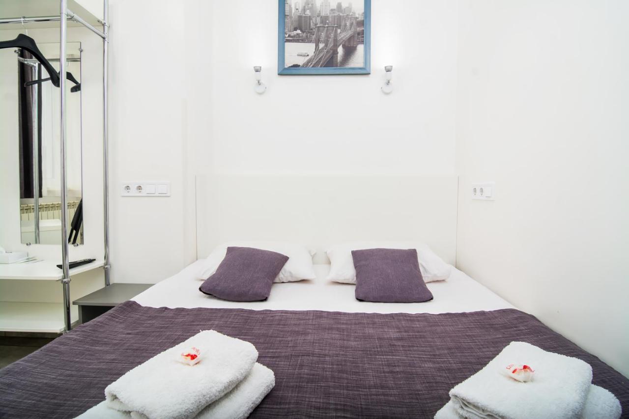Smart Hotel Rooms Near Metro 24/7 كييف المظهر الخارجي الصورة