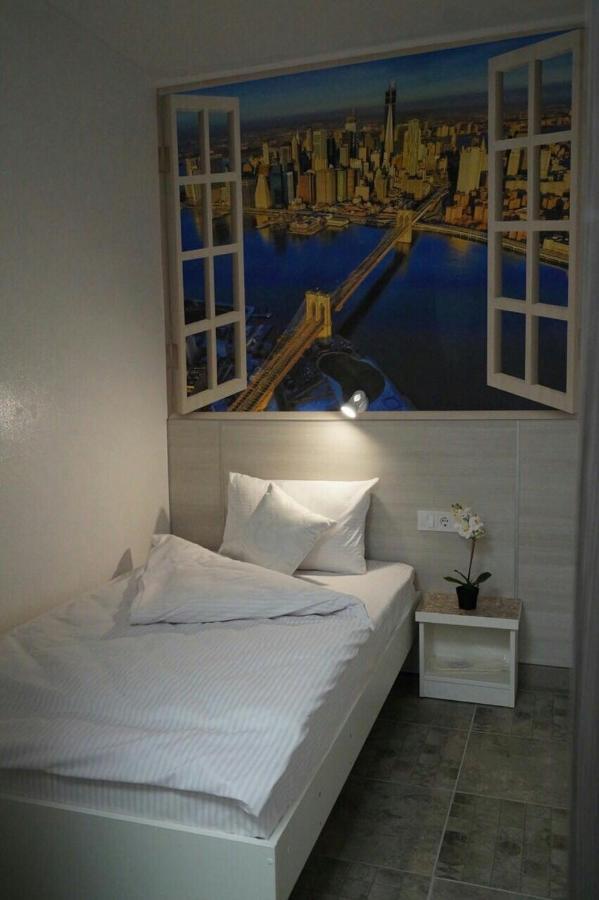 Smart Hotel Rooms Near Metro 24/7 كييف المظهر الخارجي الصورة