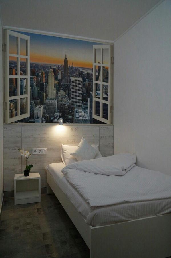 Smart Hotel Rooms Near Metro 24/7 كييف المظهر الخارجي الصورة